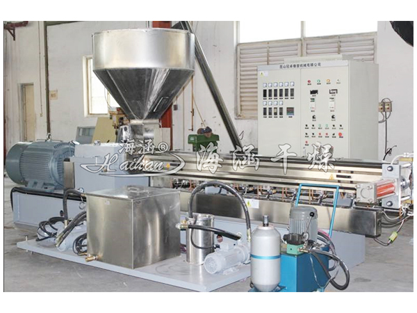 Twin-screw extrusion granulator