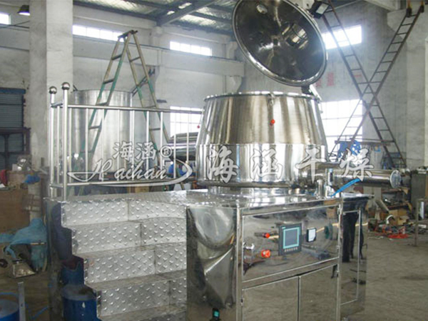 High speed mixing and granulating machine